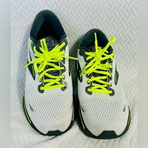 Brooks Ghost 15 Running Shoes Sz Mens 8, Women’s 9.5